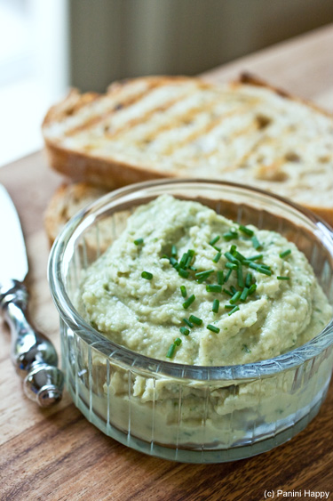 Post image for Condiment Time ~ White Bean-Chive Hummus