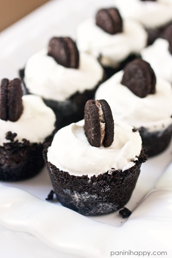 Baby Oreo Ice Cream Pies...get the recipe at www.paninihappy.com